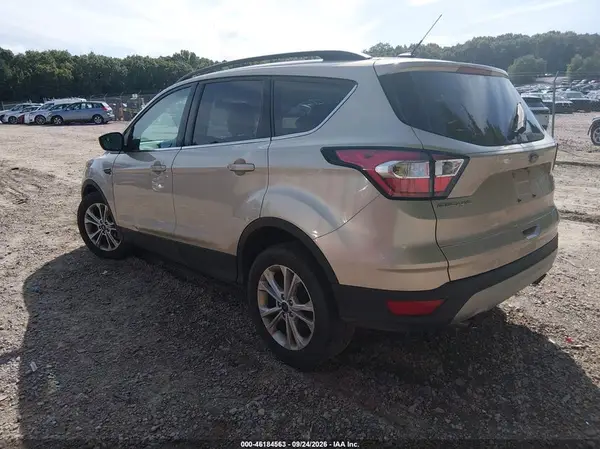 1FMCU0GD0JUA49909 — 2018 Ford Escape, фото 3 с аукциона IAAI 14.10.2026, Передняя часть справа