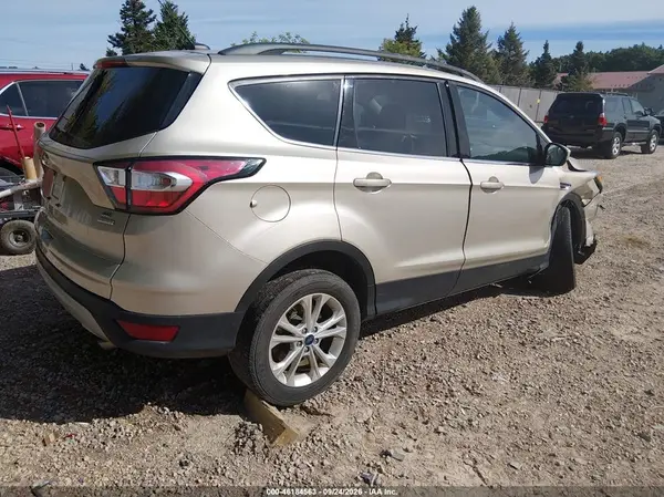 1FMCU0GD0JUA49909 — 2018 Ford Escape, фото 4 с аукциона IAAI 14.10.2026, Передняя часть справа