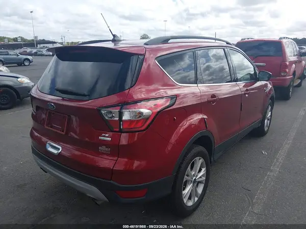 1FMCU0GD8JUC66740 — 2018 Ford Escape, фото 4 с аукциона IAAI, Правый бок