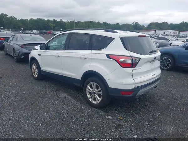 1FMCU9GD1JUB39283 — 2018 Ford Escape, фото 3 с аукциона IAAI, Передняя часть