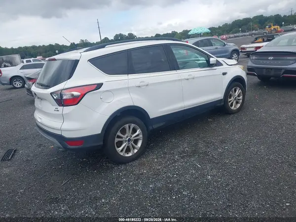 1FMCU9GD1JUB39283 — 2018 Ford Escape, фото 4 с аукциона IAAI, Передняя часть