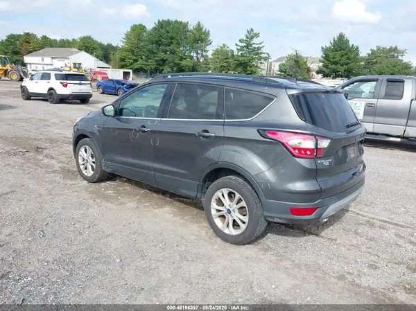 1FMCU0GD7JUA92627 — 2018 Ford Escape, фото 3 с аукциона IAAI, Правый бок