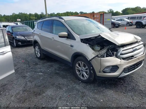 1FMCU9GD9JUA88292 Ford Escape 2018 — повреждение Передняя часть, фото до ремонта