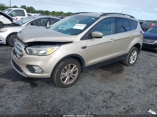 1FMCU9GD9JUA88292 — 2018 Ford Escape, Передняя часть (Front End), фото до ремонта