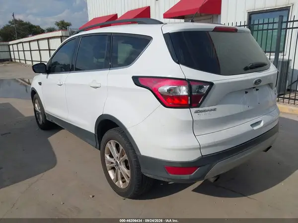 1FMCU0GD0JUC34414 — 2018 Ford Escape, фото 3 с аукциона IAAI 13.10.2026, Естественный износ