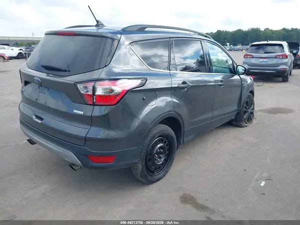 1FMCU0GD3JUA50990 — 2018 Ford Escape, фото 4 с аукциона IAAI, Передняя часть справа
