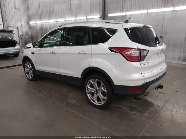 1FMCU9J95JUD61748 — 2018 Ford Escape, фото 3 с аукциона IAAI, Передняя часть