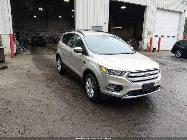 1FMCU9HD0JUB33263 — 2018 Ford Escape, Задняя часть (Rear), фото до ремонта