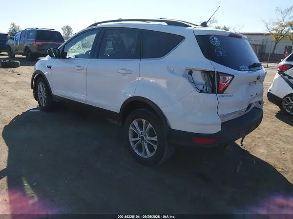 1FMCU9GD7JUC91214 — 2018 Ford Escape, фото 3 с аукциона IAAI, Повреждения со всех сторон