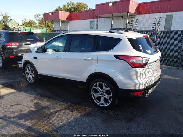 1FMCU9J98JUB80062 — 2018 Ford Escape, фото 3 с аукциона IAAI, Передняя часть