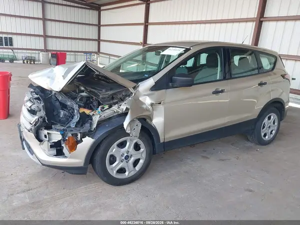 1FMCU0F78JUB14758 — 2018 Ford Escape, фото 2 с аукциона IAAI, Передняя часть
