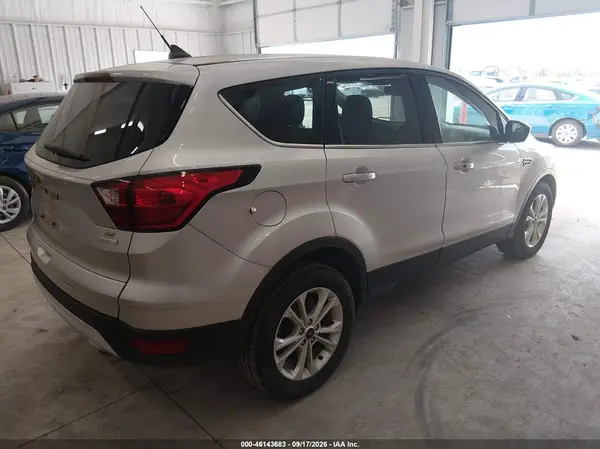 1FMCU0GD5KUC09042 — 2019 Ford Escape, фото 4 с аукциона IAAI 07.10.2026, Естественный износ