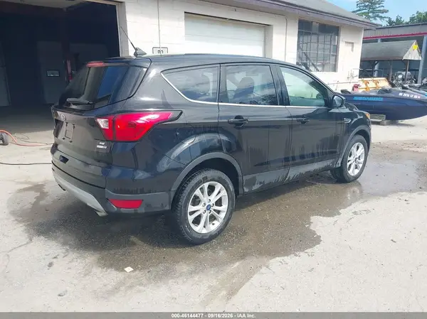 1FMCU9GD5KUA36885 — 2019 Ford Escape, фото 4 с аукциона IAAI 05.10.2026, Естественный износ