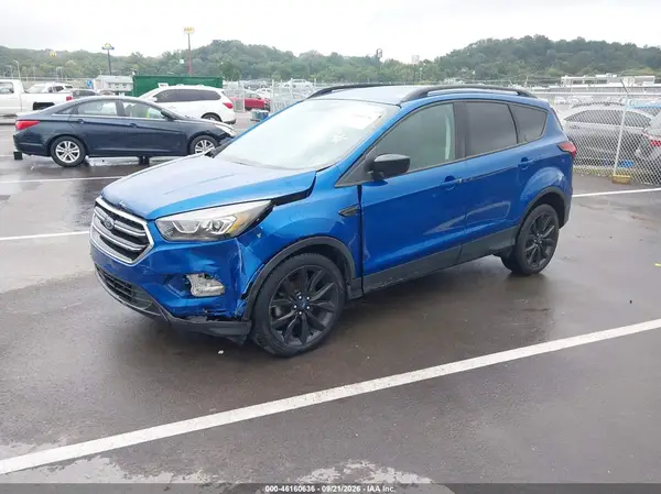 1FMCU0GDXKUB01936 — 2019 Ford Escape, фото 2 с аукциона IAAI, Передняя часть слева