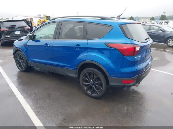 1FMCU0GDXKUB01936 — 2019 Ford Escape, фото 3 с аукциона IAAI, Передняя часть слева