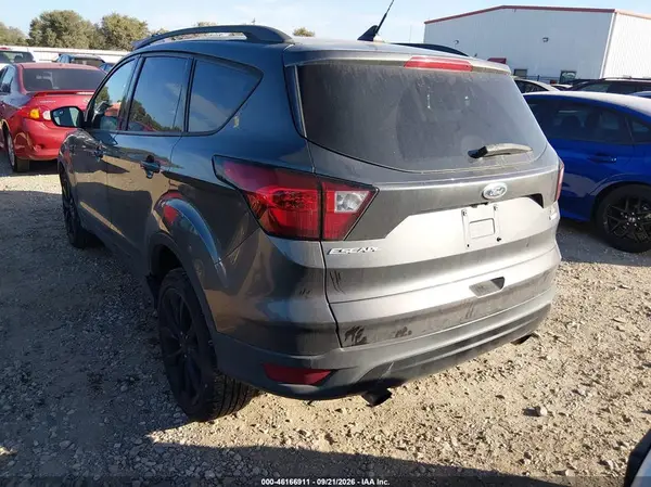 1FMCU9GD0KUA06838 — 2019 Ford Escape, фото 3 с аукциона IAAI 13.10.2026, Естественный износ