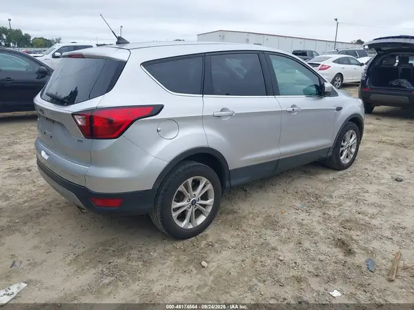 1FMCU0GD5KUA25722 — 2019 Ford Escape, фото 4 с аукциона IAAI 15.10.2026, Естественный износ