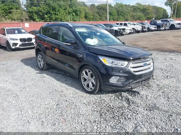1FMCU9J93KUA22231 — 2019 Ford Escape, Левый бок (Left Side), фото до ремонта
