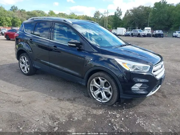 1FMCU9J96KUB42007 — 2019 Ford Escape, Естественный износ (Normal Wear & Tear), фото до ремонта