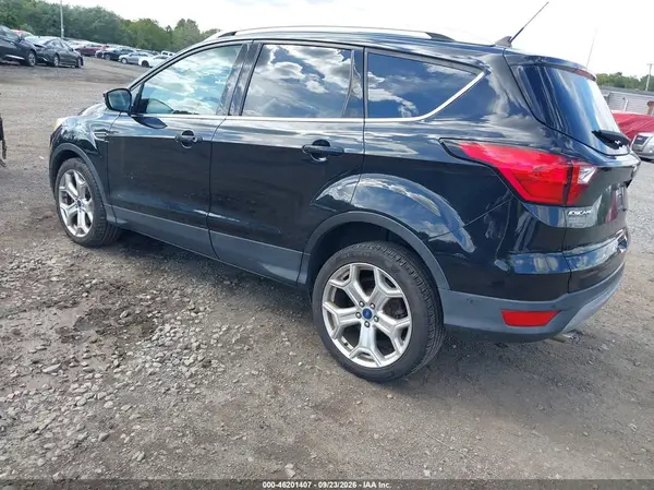 1FMCU9J96KUB42007 — 2019 Ford Escape, фото 3 с аукциона IAAI 07.10.2026, Естественный износ