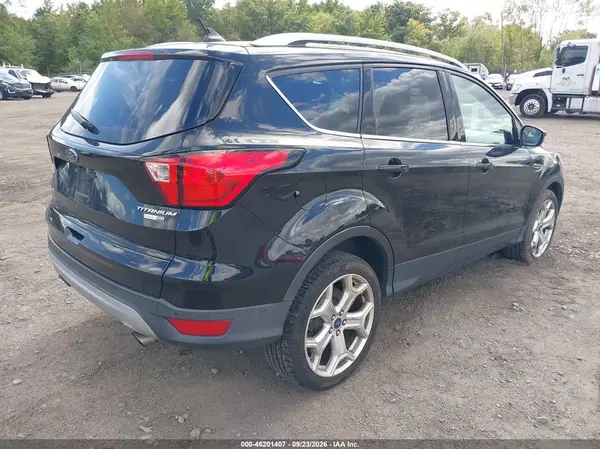 1FMCU9J96KUB42007 — 2019 Ford Escape, фото 4 с аукциона IAAI 07.10.2026, Естественный износ