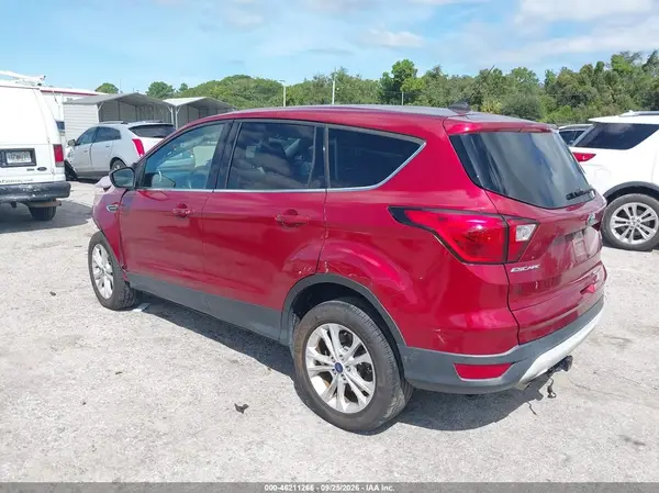 1FMCU0GD2KUB95861 — 2019 Ford Escape, фото 3 с аукциона IAAI, Передняя часть