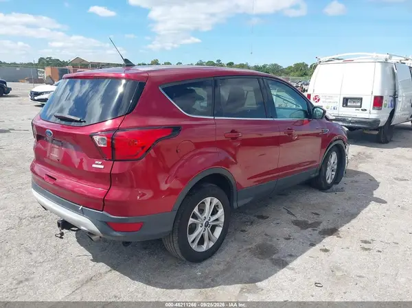 1FMCU0GD2KUB95861 — 2019 Ford Escape, фото 4 с аукциона IAAI, Передняя часть