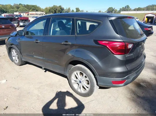 1FMCU0F75KUC19193 — 2019 Ford Escape, фото 3 с аукциона IAAI, Передняя часть