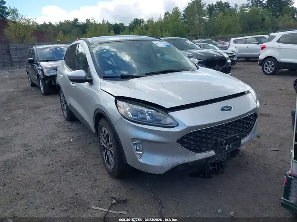 1FMCU9H68LUA13246 — 2020 Ford Escape, Задняя часть (Rear), фото до ремонта
