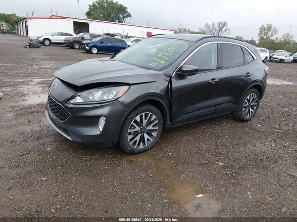 1FMCU9H91LUA28648 — 2020 Ford Escape, фото 2 с аукциона IAAI, Передняя часть справа