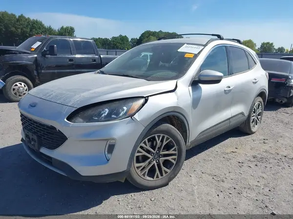 1FMCU9H9XLUA59400 — 2020 Ford Escape, фото 2 с аукциона IAAI, Передняя часть слева