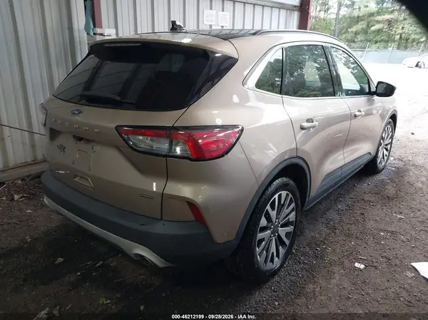 1FMCU0DZXLUA70656 — 2020 Ford Escape, фото 4 с аукциона IAAI 08.10.2026, Левый бок
