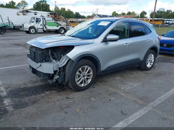 1FMCU9G60LUA16577 — 2020 Ford Escape, фото 2 с аукциона IAAI, Передняя часть