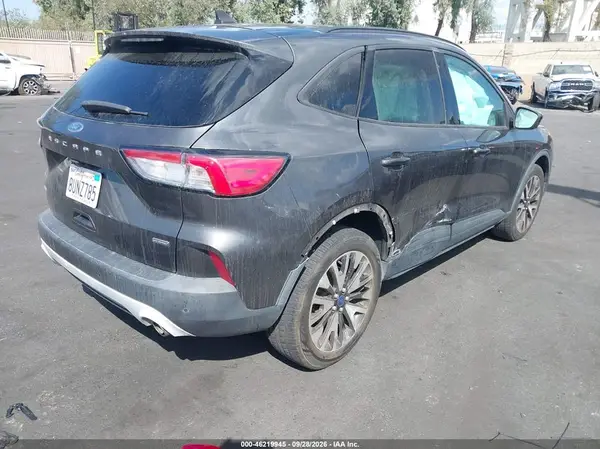 1FMCU0BZ4LUC47401 — 2020 Ford Escape, фото 4 с аукциона IAAI 11.10.2026, Правый бок
