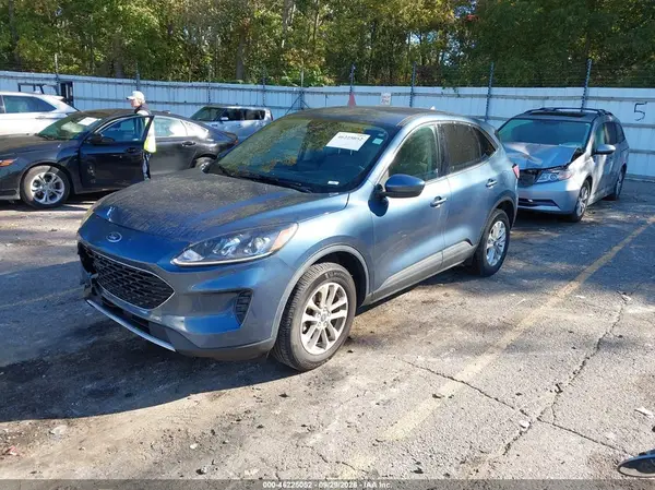 1FMCU9G63LUC76567 — 2020 Ford Escape, фото 2 с аукциона IAAI, Передняя часть