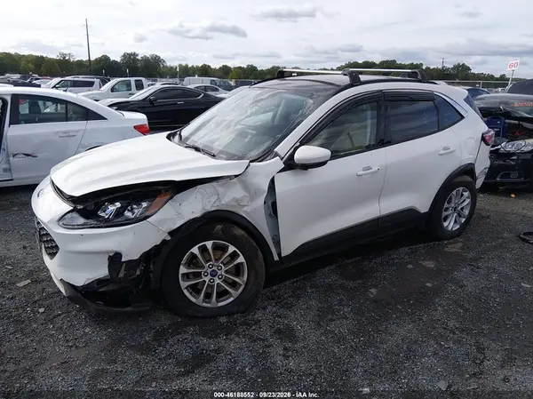 1FMCU9G67MUB14538 — 2021 Ford Escape, фото 2 с аукциона IAAI, Передняя часть слева