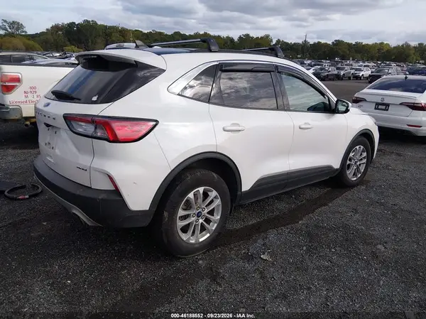 1FMCU9G67MUB14538 — 2021 Ford Escape, фото 4 с аукциона IAAI, Передняя часть слева