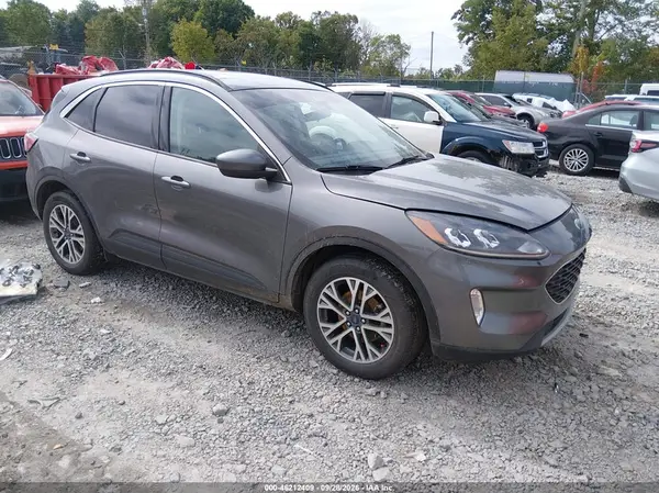 1FMCU9H65MUB30025 — 2021 Ford Escape, Подтопление (Flood), фото до ремонта