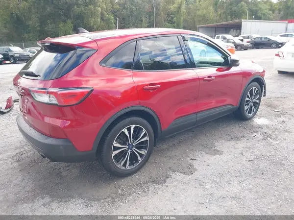 1FMCU0G6XNUA22658 — 2022 Ford Escape, фото 4 с аукциона IAAI, Передняя часть