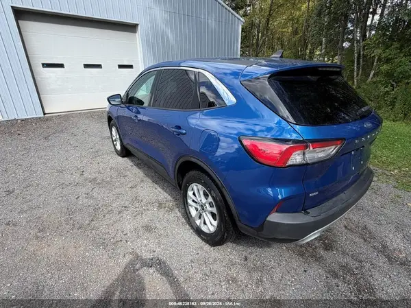 1FMCU9G68NUB10242 — 2022 Ford Escape, фото 3 с аукциона IAAI 08.10.2026, Естественный износ