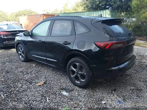 1FMCU0MN5PUA06138 — 2023 Ford Escape, фото 3 с аукциона IAAI, Передняя часть справа