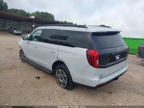 2025 Ford Expedition Active VIN 1FMJU1J8XSEA44561 фото 3