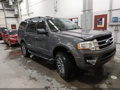 1FMJU1JT6FEF06902 — 2015 Ford Expedition XLT, Задняя часть (Rear), фото до ремонта