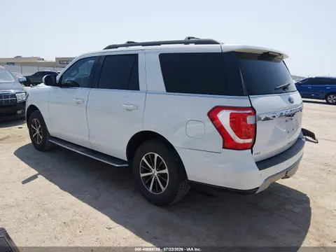 2018 Ford Expedition Xlt VIN 1FMJU1HT4JEA28302 фото 3
