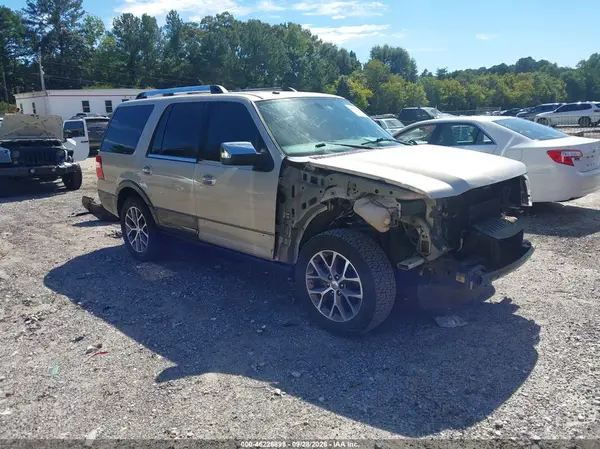 1FMJU1HTXHEA23731 — 2017 Ford Expedition, Передняя часть (Front End), фото до ремонта