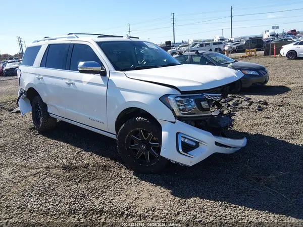 1FMJU1MTXJEA07699 — 2018 Ford Expedition, Передняя часть (Front End), фото до ремонта