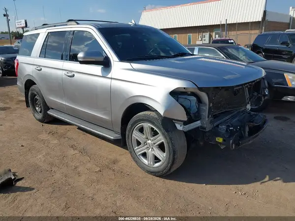 1FMJU1HT6LEA98614 — 2020 Ford Expedition, Передняя часть (Front End), фото до ремонта