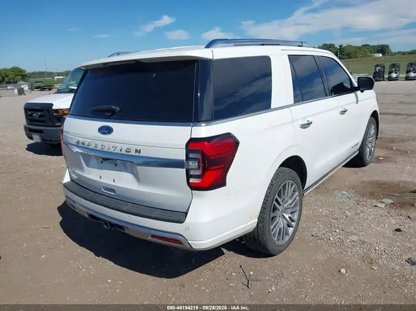 1FMJU1M87PEA33522 — 2023 Ford Expedition, фото 4 с аукциона IAAI, Передняя часть слева