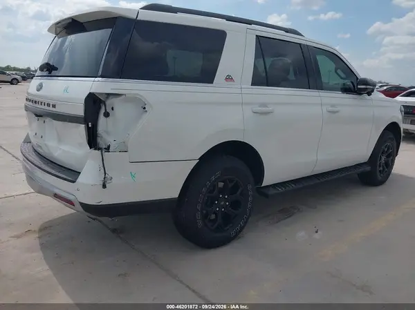 1FMJU1RGXREA14403 — 2024 Ford Expedition, фото 4 с аукциона IAAI, Левый бок