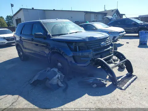 1FM5K8AR5HGA13563 — 2017 Ford Explorer Police Interceptor, Передняя часть (Front), фото до ремонта